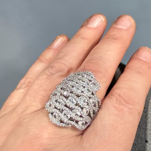 Women’s ring - Picture 2 of 3